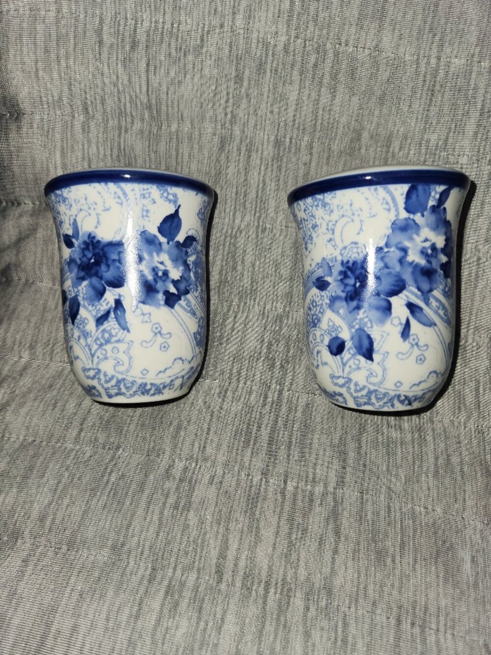 Cracker Barrel Blue White Floral Salt & Pepper Shakers - Ceramic